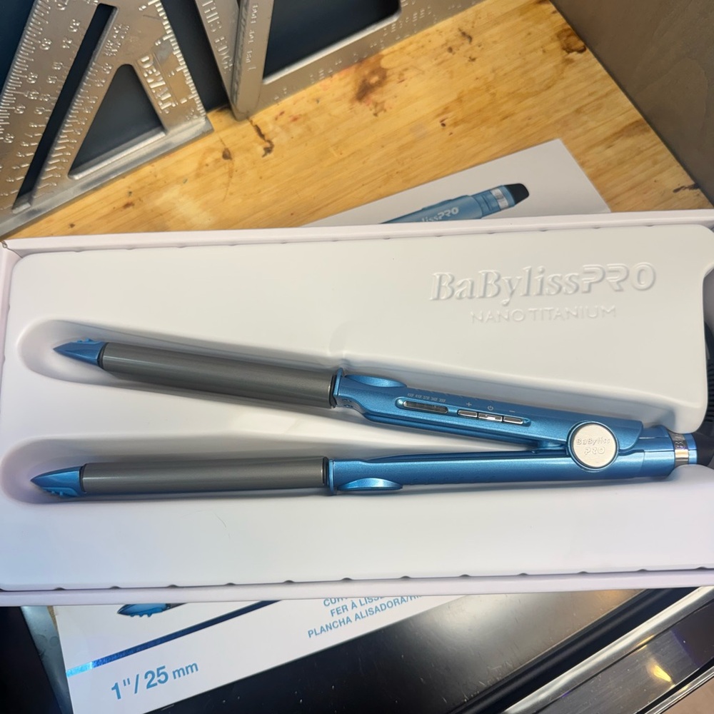 BaBylissPRO Nano Titanium 1" Curved Styling Iron - Blue - Picture 2 of 6